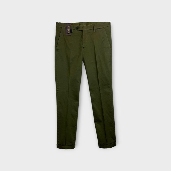images/virtuemart/product/FILETTO Pantaloni da uomo estivi in gabardina di cotone colore verde 1.jpg