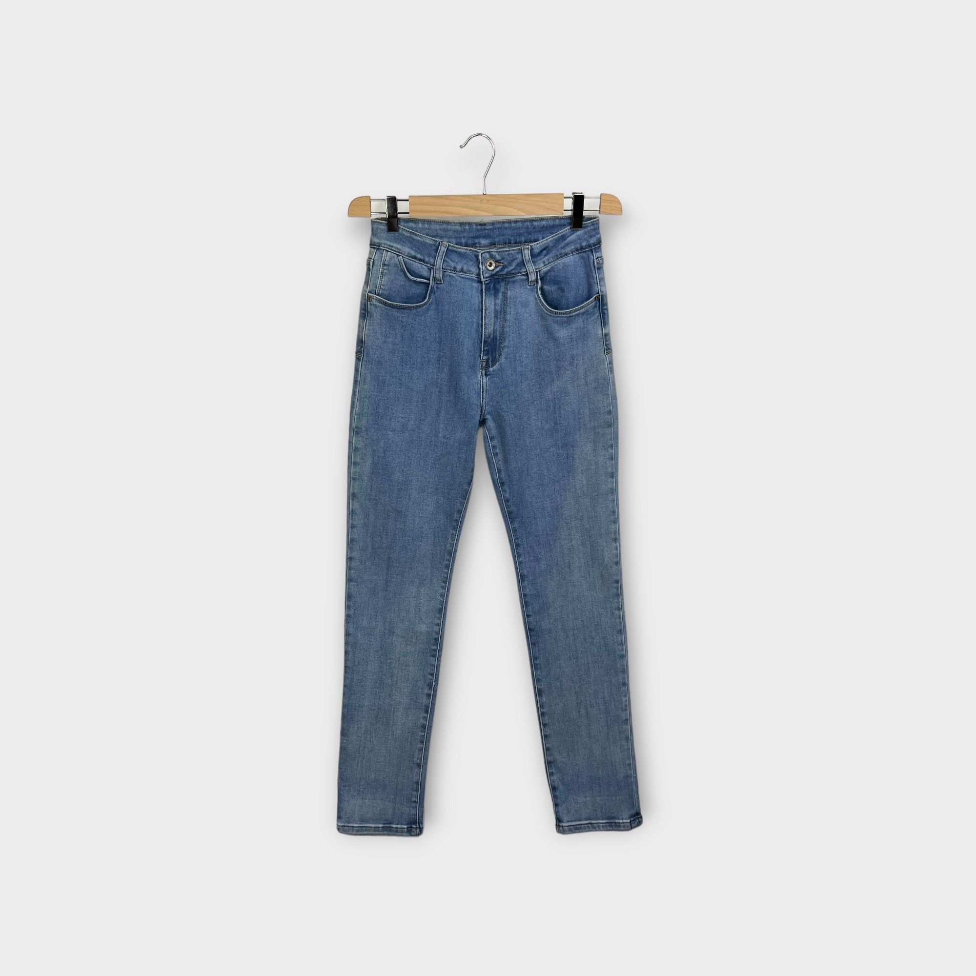 HELLEH - Jeans a carota in tela di cotone superlight
