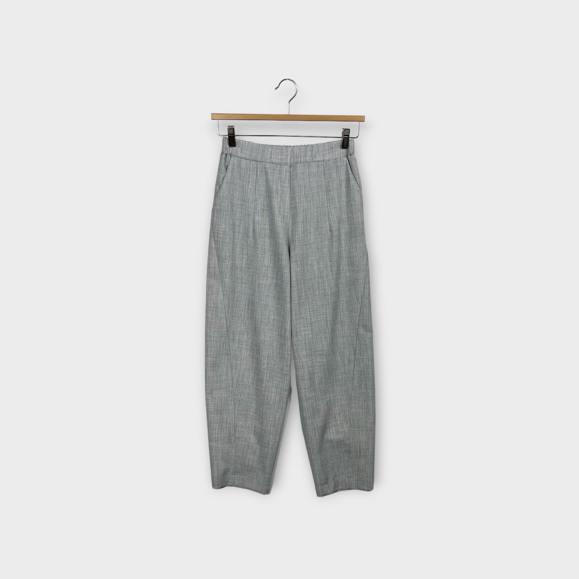 images/virtuemart/product/HELLEH Pantaloni donna modello boyfriends di costruzione sartoriale comodo  elastico in vita colore grigio 1.jpg